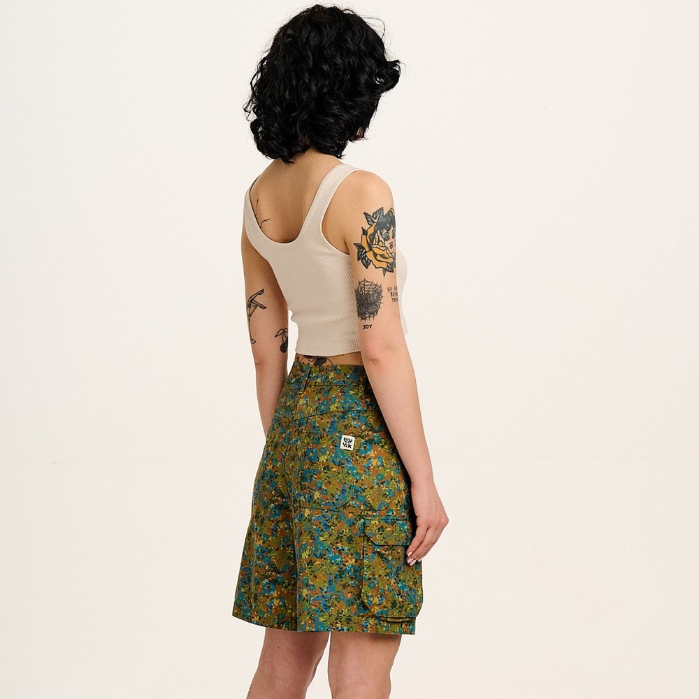 NWOT Lucy & Yak Avery Cotton Cargo Shorts Green Floral Size W26 - Picture 3 of 15